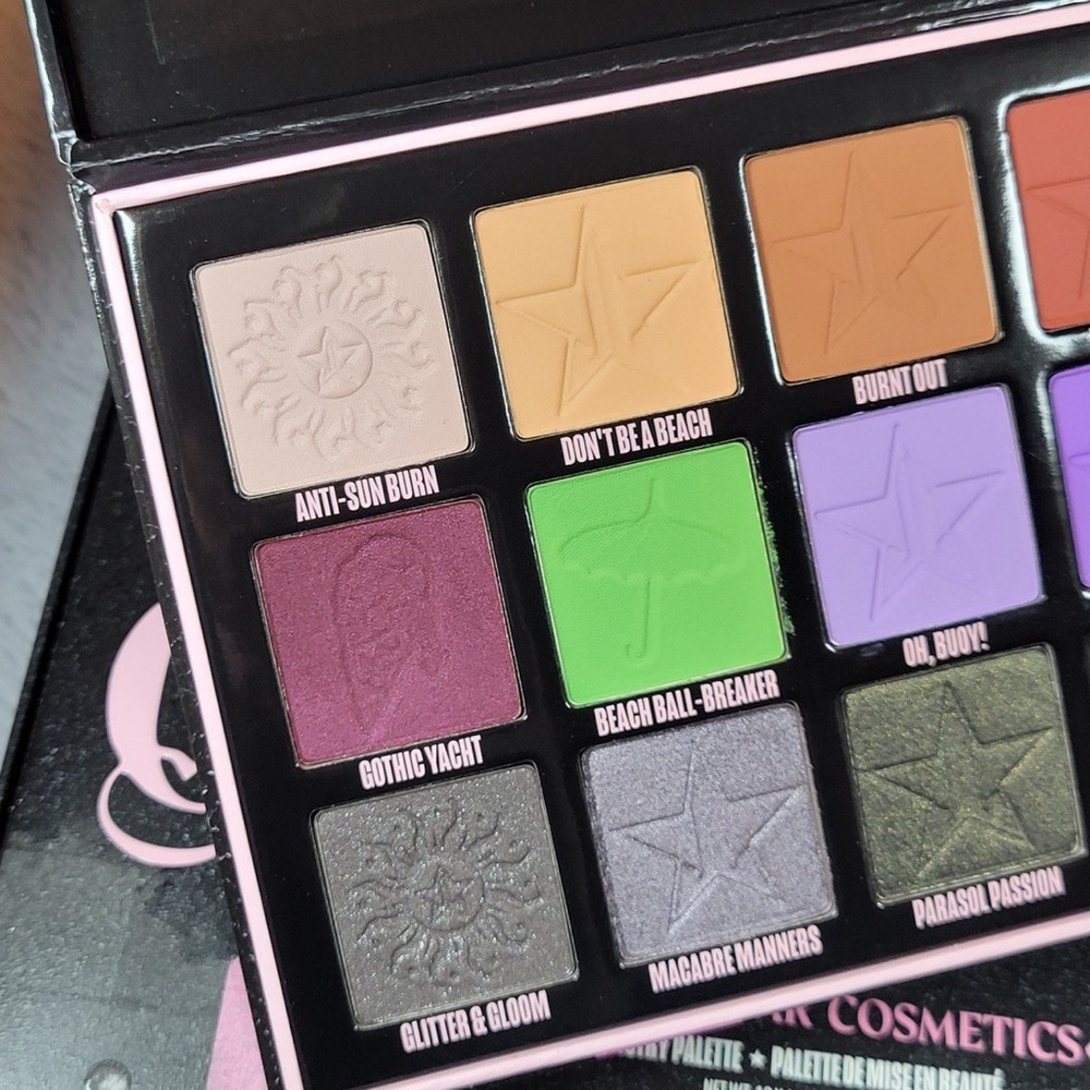 Jeffree Star Gothic Beach Eyeshadow Palette - Picture 3 of 5